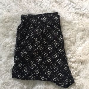 black and white printed flowy shorts
